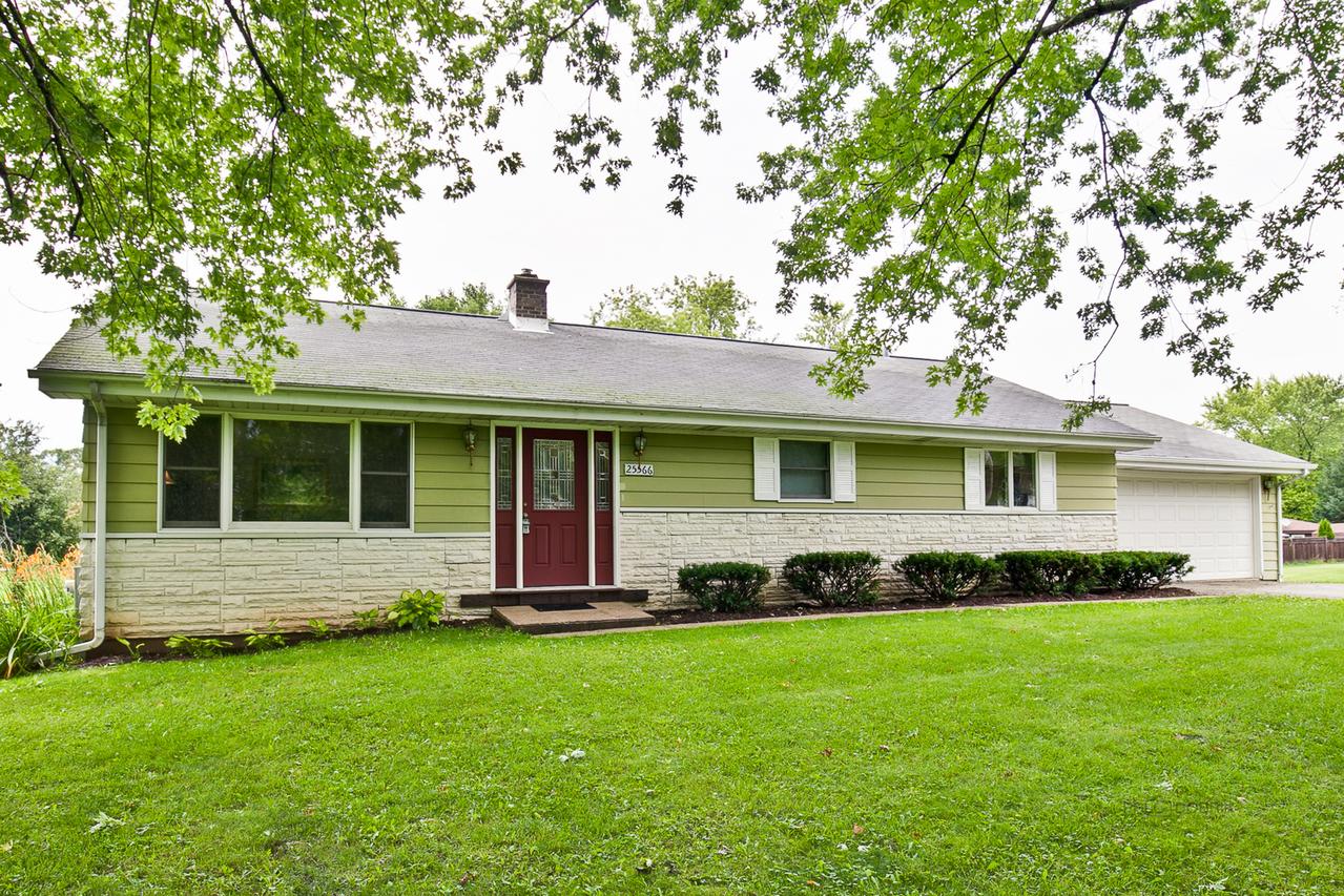 25566 W Ivanhoe Rd., Wauconda, IL 60084