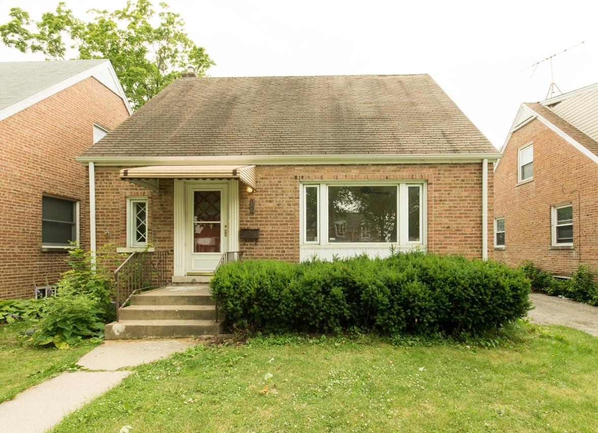1331 Evergreen Ave., Des Plaines, IL 60016