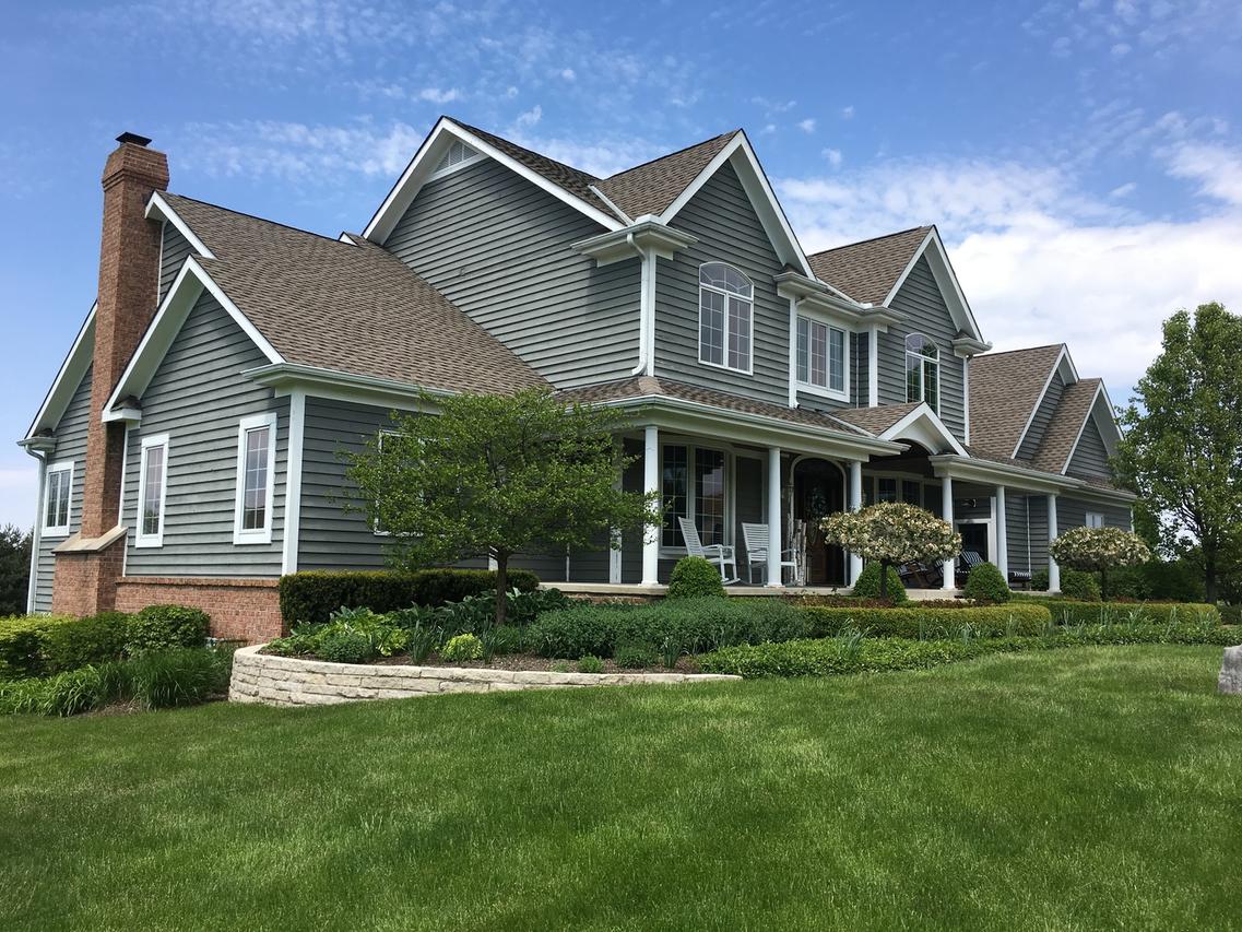 1807 Black Oak Dr., Mchenry, IL 60050