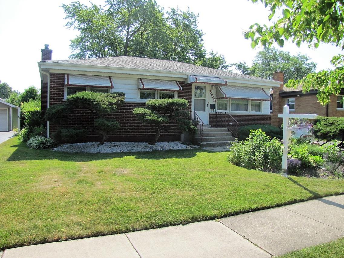 555 Radcliffe Ave., Des Plaines, IL 60016