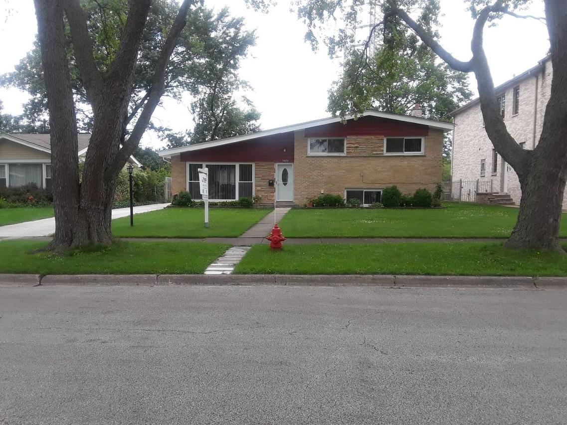 5620 Lyons St., Morton Grove, IL 60053