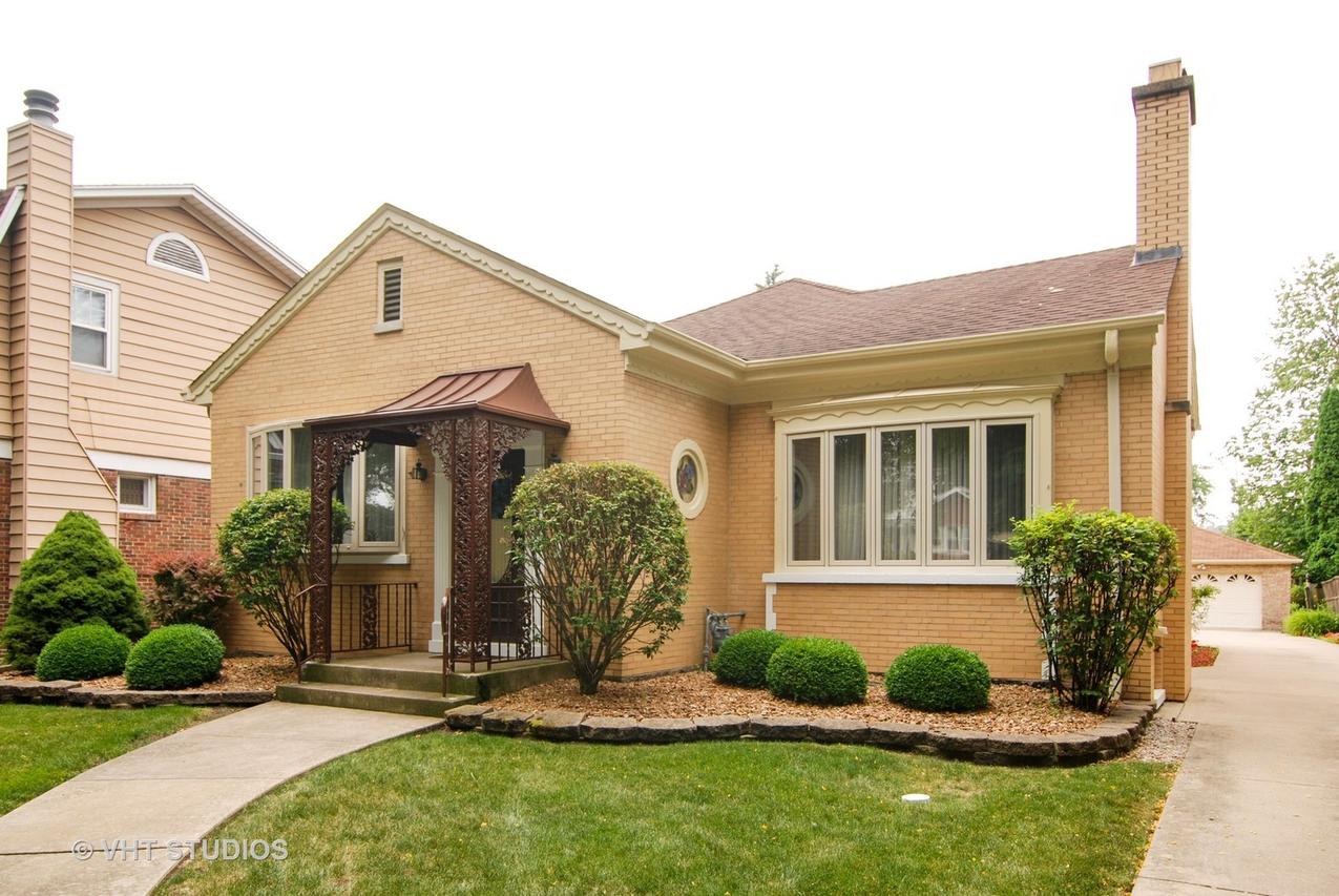 433 Uvedale Rd., Riverside, IL 60546