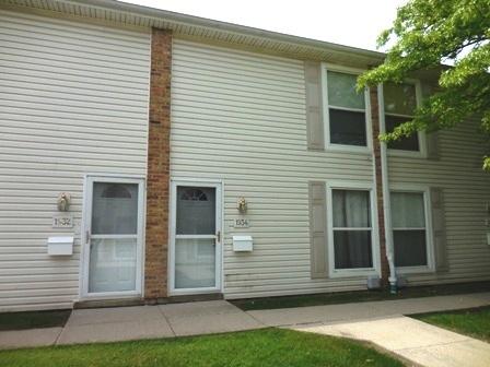 1934 Huntington Blvd., Hoffman Estates, IL 60169