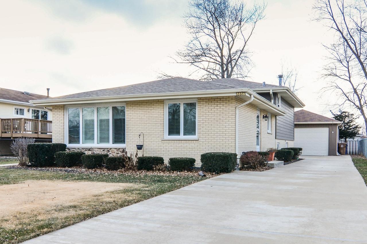 8856 S Natoma Ave., Oak Lawn, IL 60453