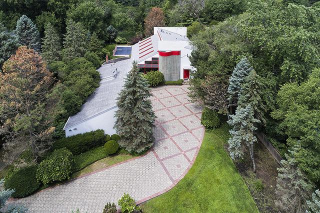 2100 Pfingsten Rd., Northbrook, IL 60062