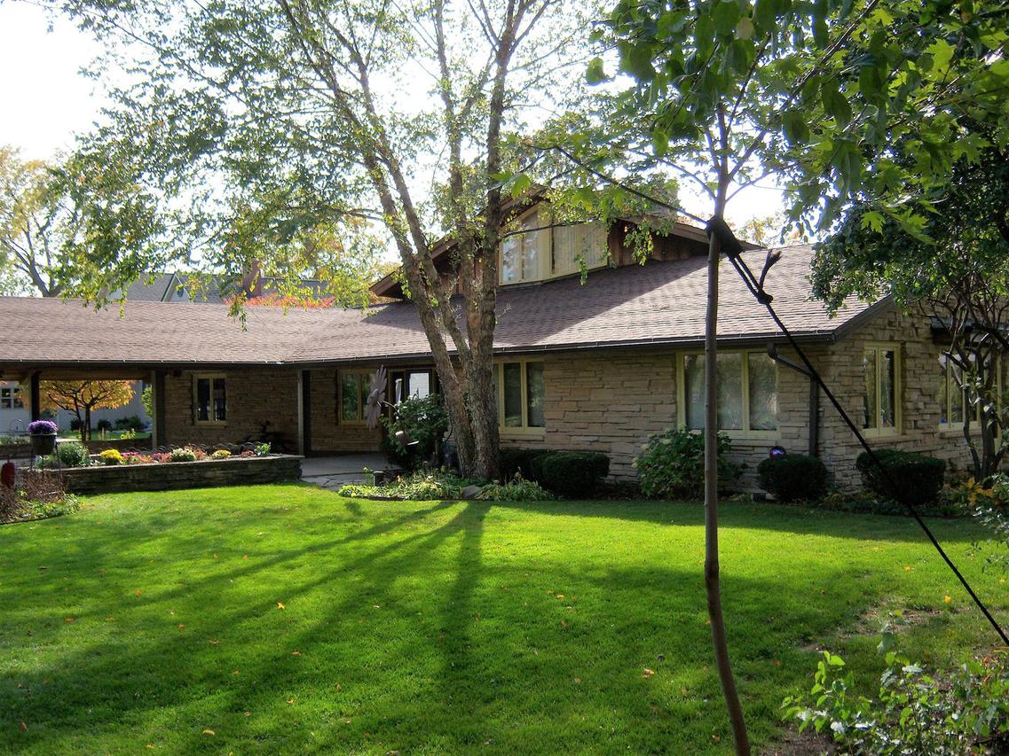 7118 N 2nd St., Machesney Park, IL 61115