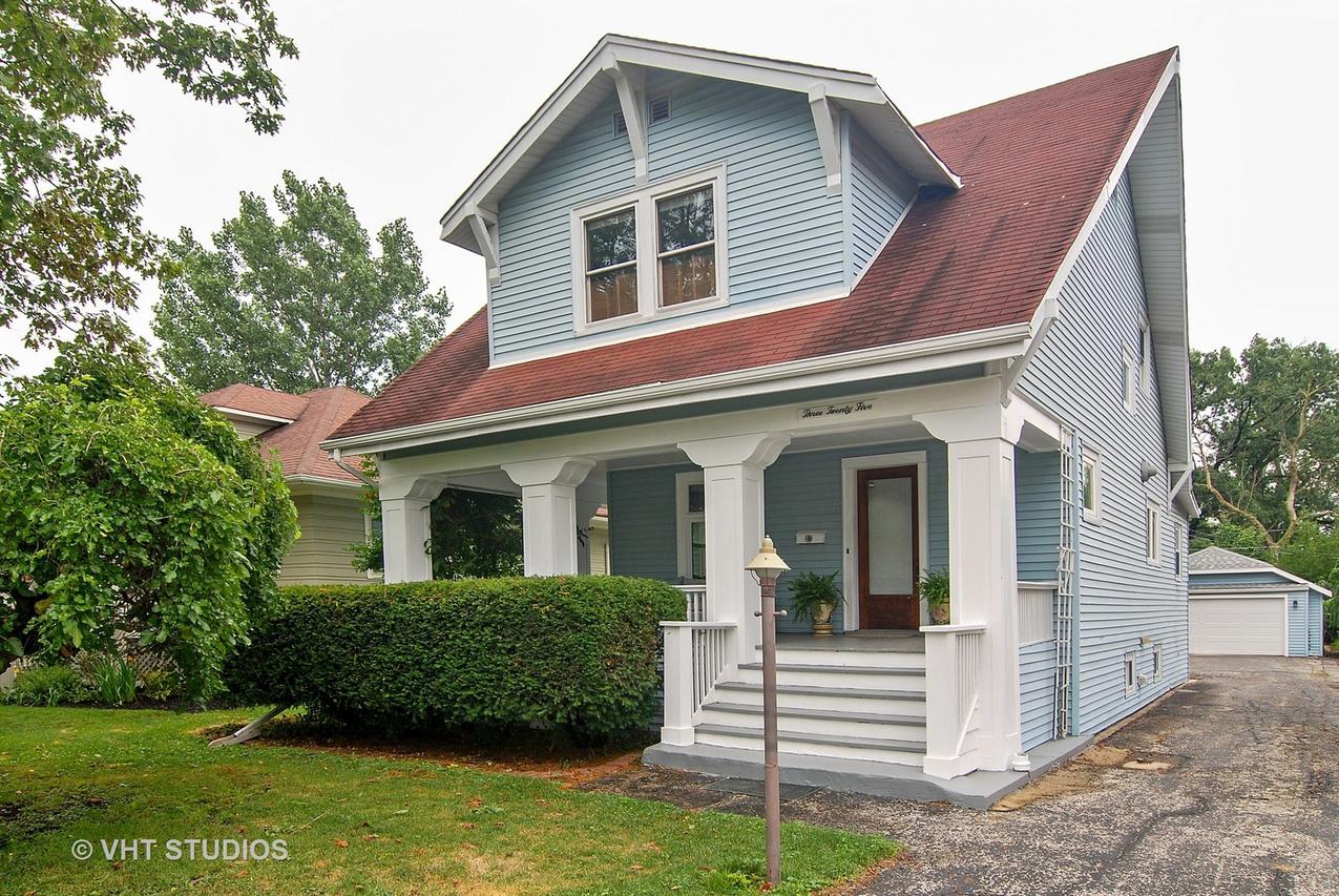325 Shenstone Rd., Riverside, IL 60546