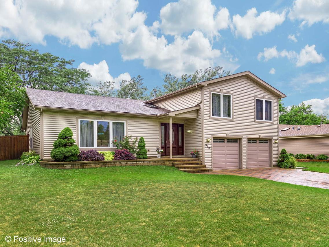 230 Harvard Ln., Bloomingdale, IL 60108