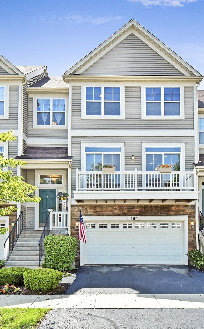 686 Shoreline Dr., Grayslake, IL 60030