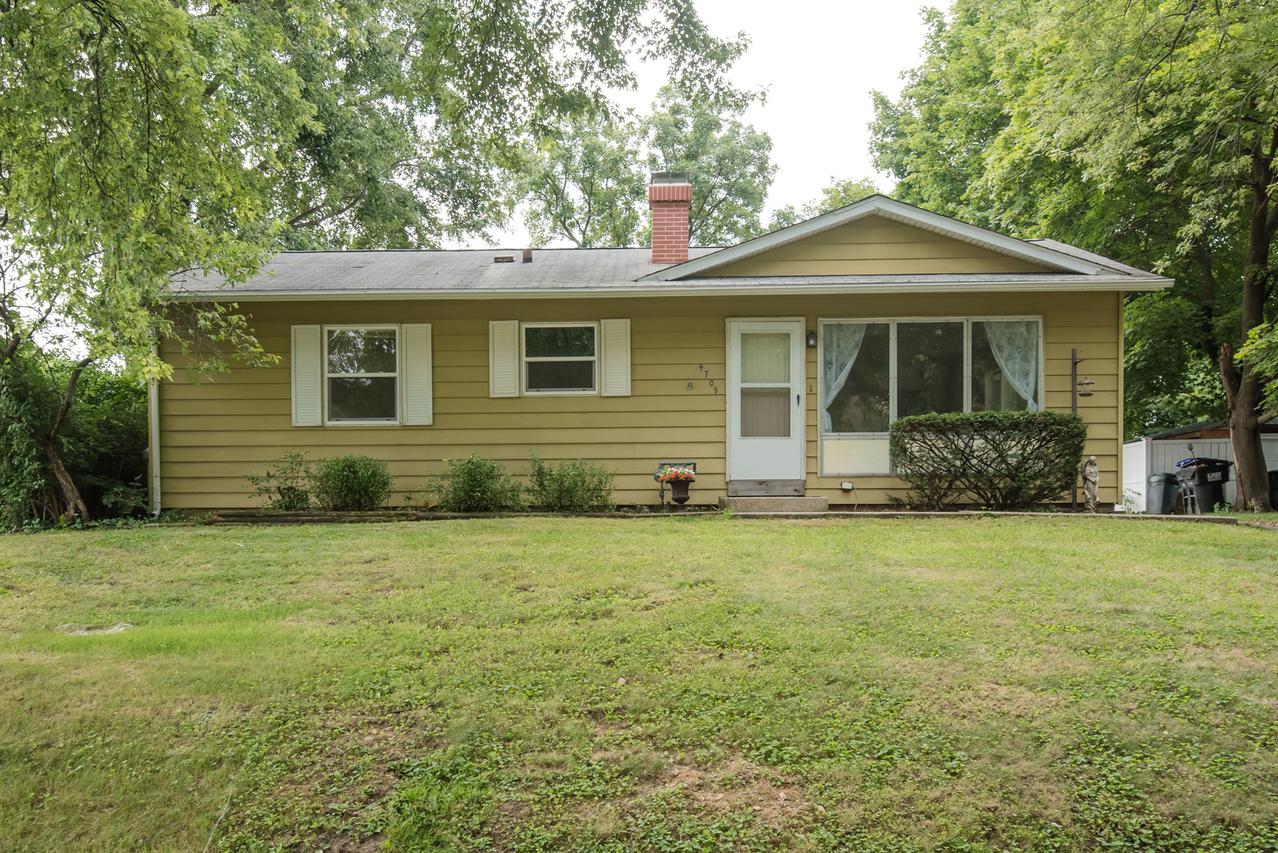 4709 Rose St., Crystal Lake, IL 60014