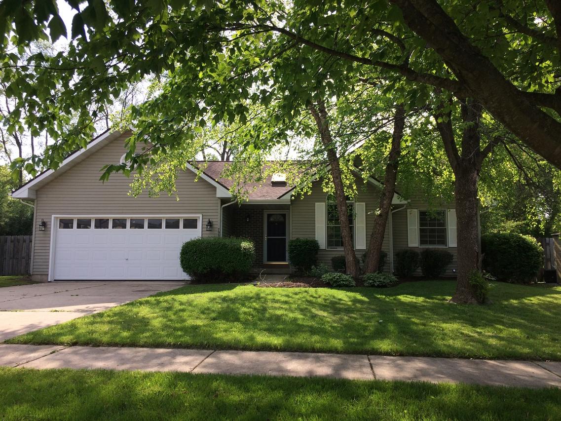 795 Eletson Dr., Crystal Lake, IL 60014