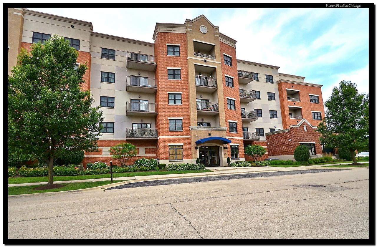 14 S Prospect St. #204, Roselle, IL 60172