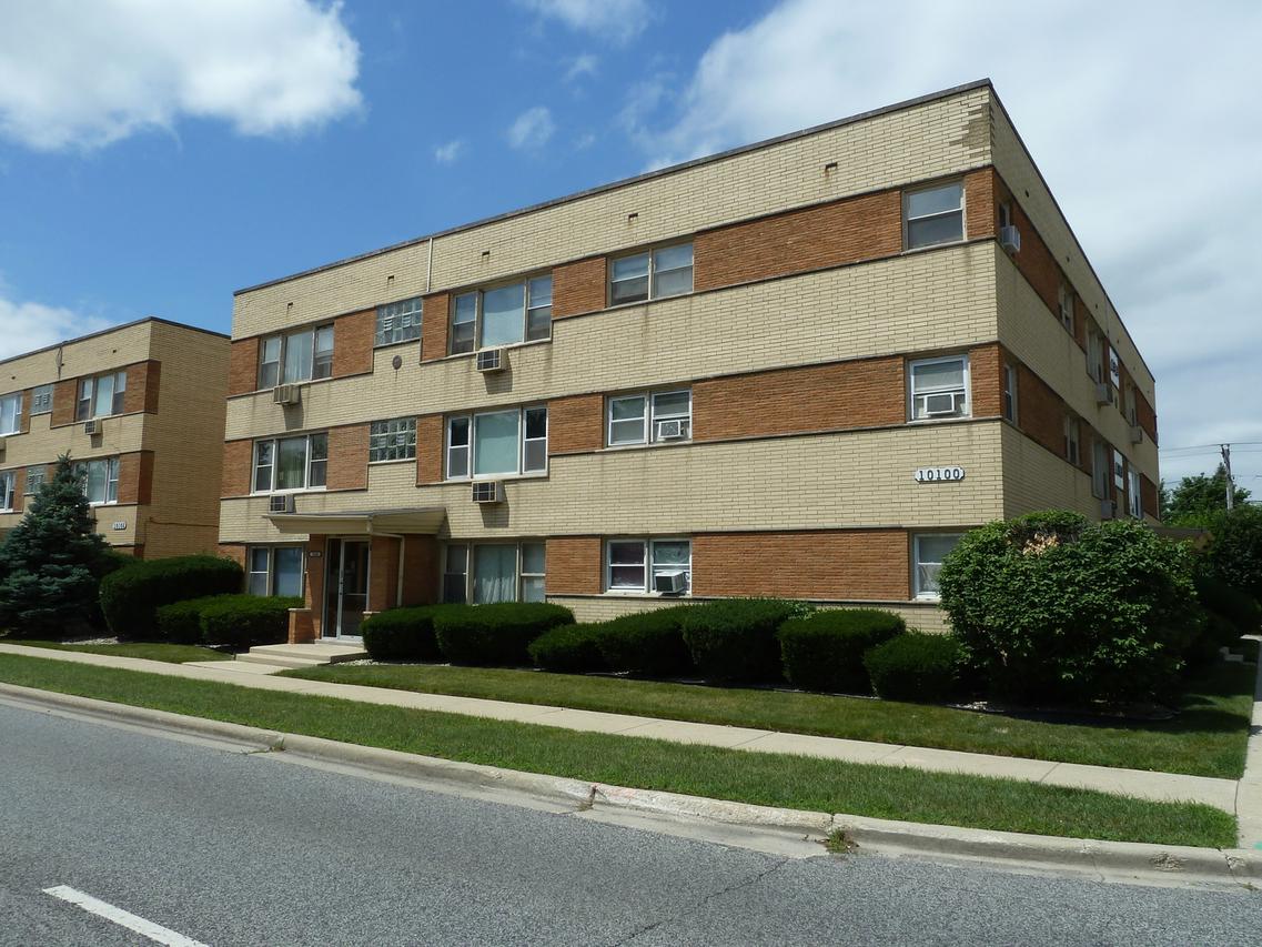 10104 S Pulaski Rd. #2S, Oak Lawn, IL 60453