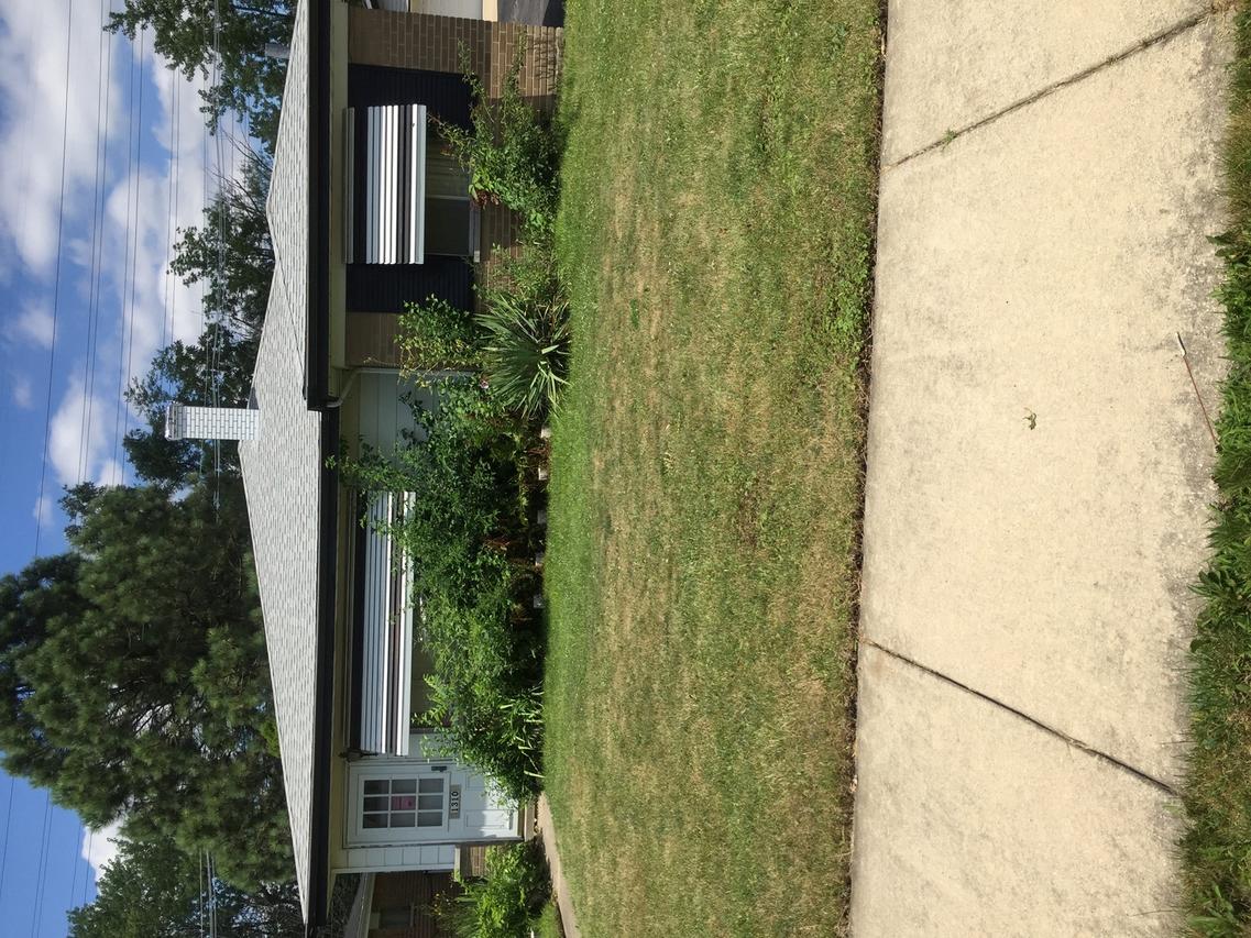1310 Balmoral Ave., Calumet City, IL 60409