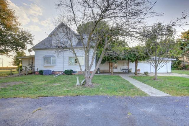 2156 Cr 2100 N, St. Joseph, IL 61873