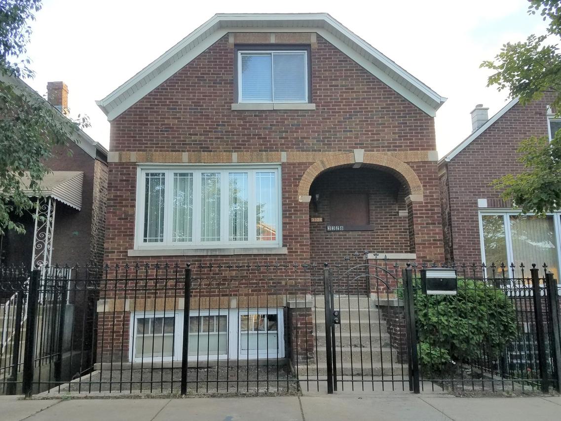 3328 S Oakley Ave., Chicago, IL 60608