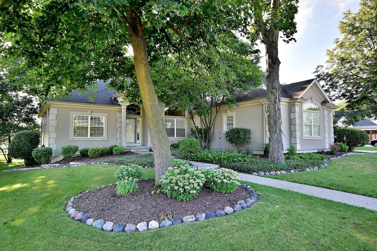 1135 Deerpath Rd., Aurora, IL 60506