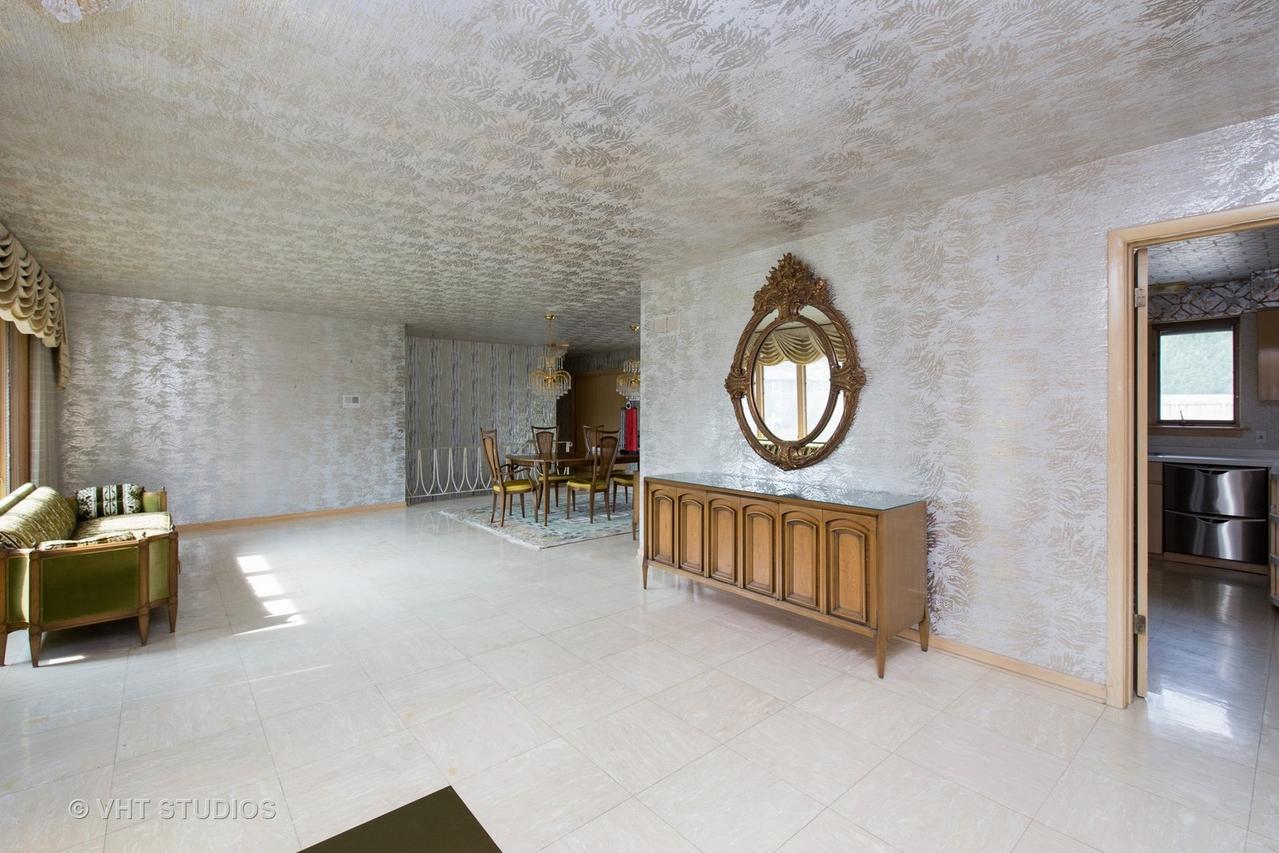 824 S York Rd., Bensenville, IL 60106