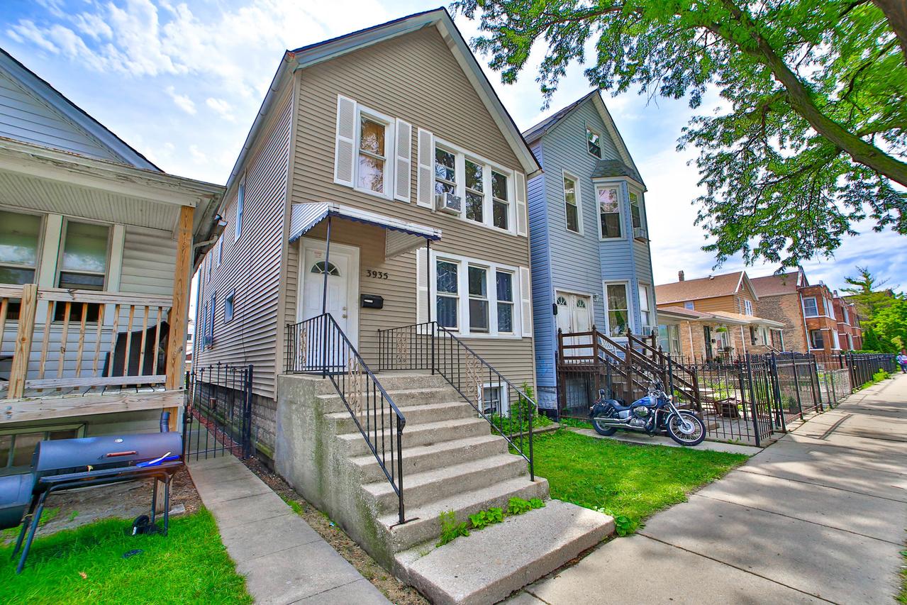 3935 S Campbell Ave., Chicago, IL 60632