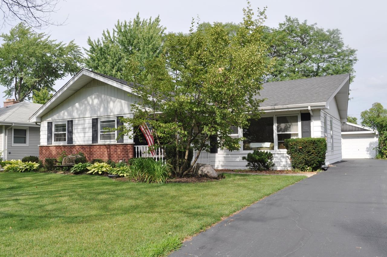 1225 N Chestnut Ave., Arlington Heights, IL 60004