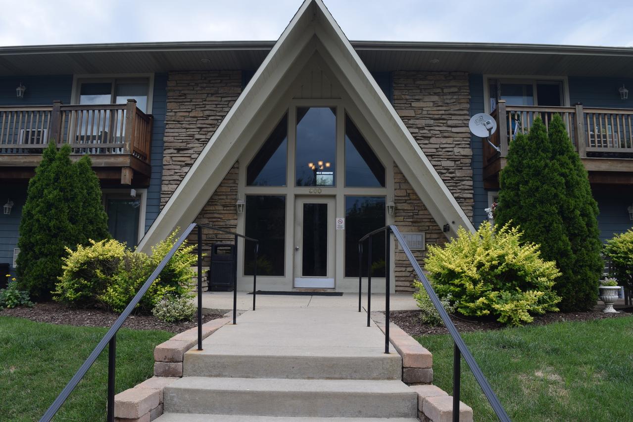 300 Opatrny Dr. #209, Fox River Grove, IL 60021