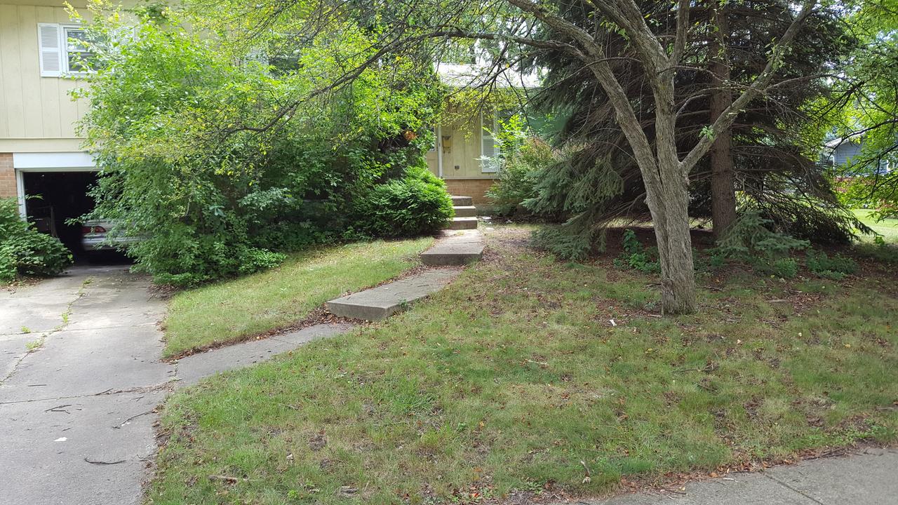 6743 Briargate Dr., Downers Grove, IL 60516