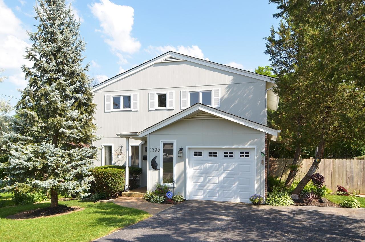 1739 Ferndale Ave., Northbrook, IL 60062