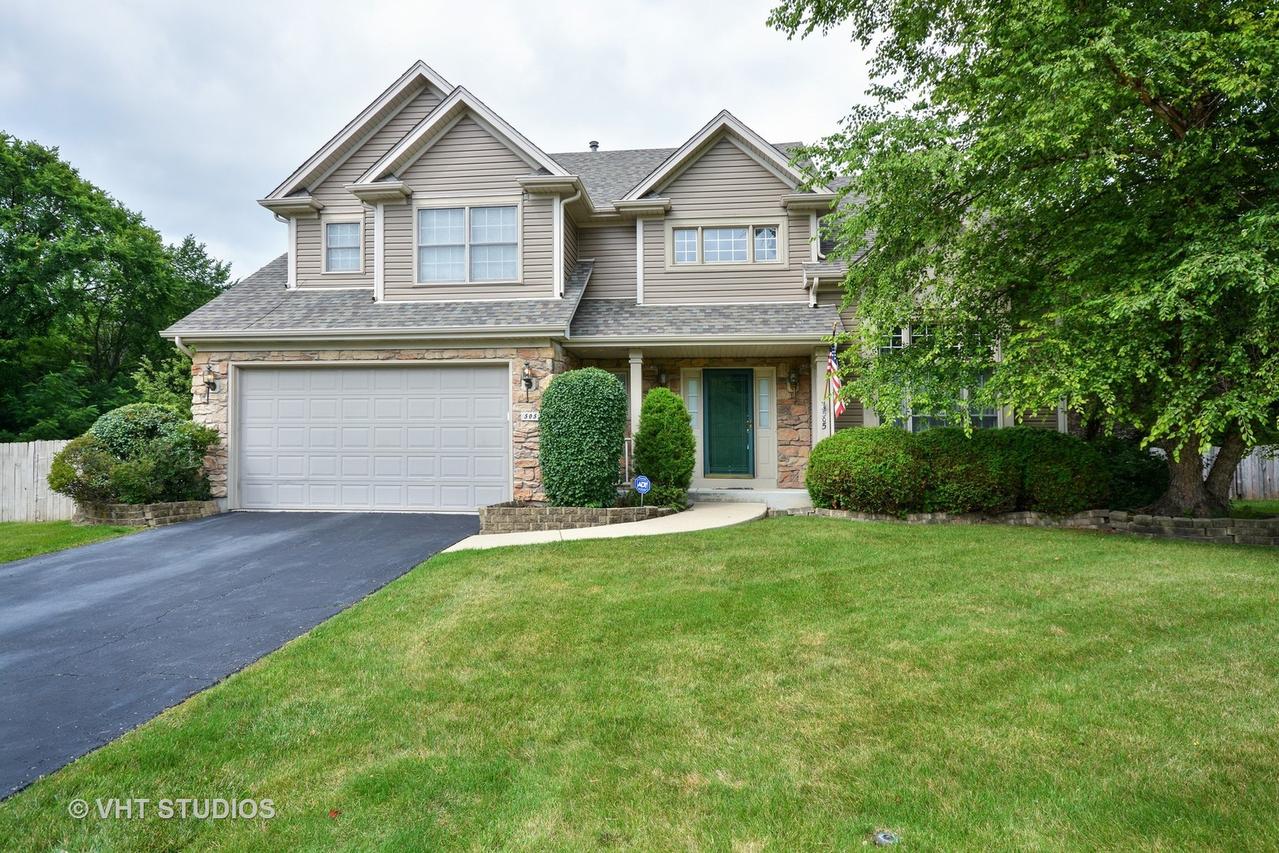 505 Sharon Ln., North Aurora, IL 60542