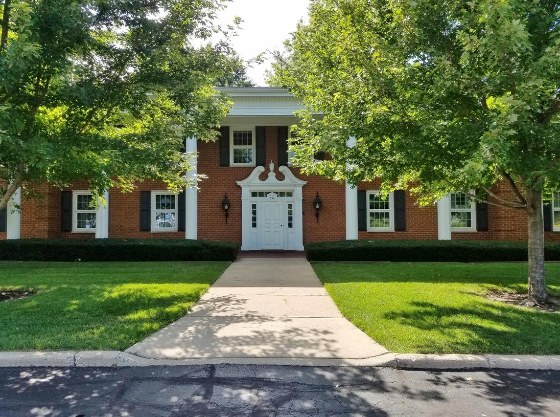 530 Devonshire Ln. #10, Crystal Lake, IL 60014