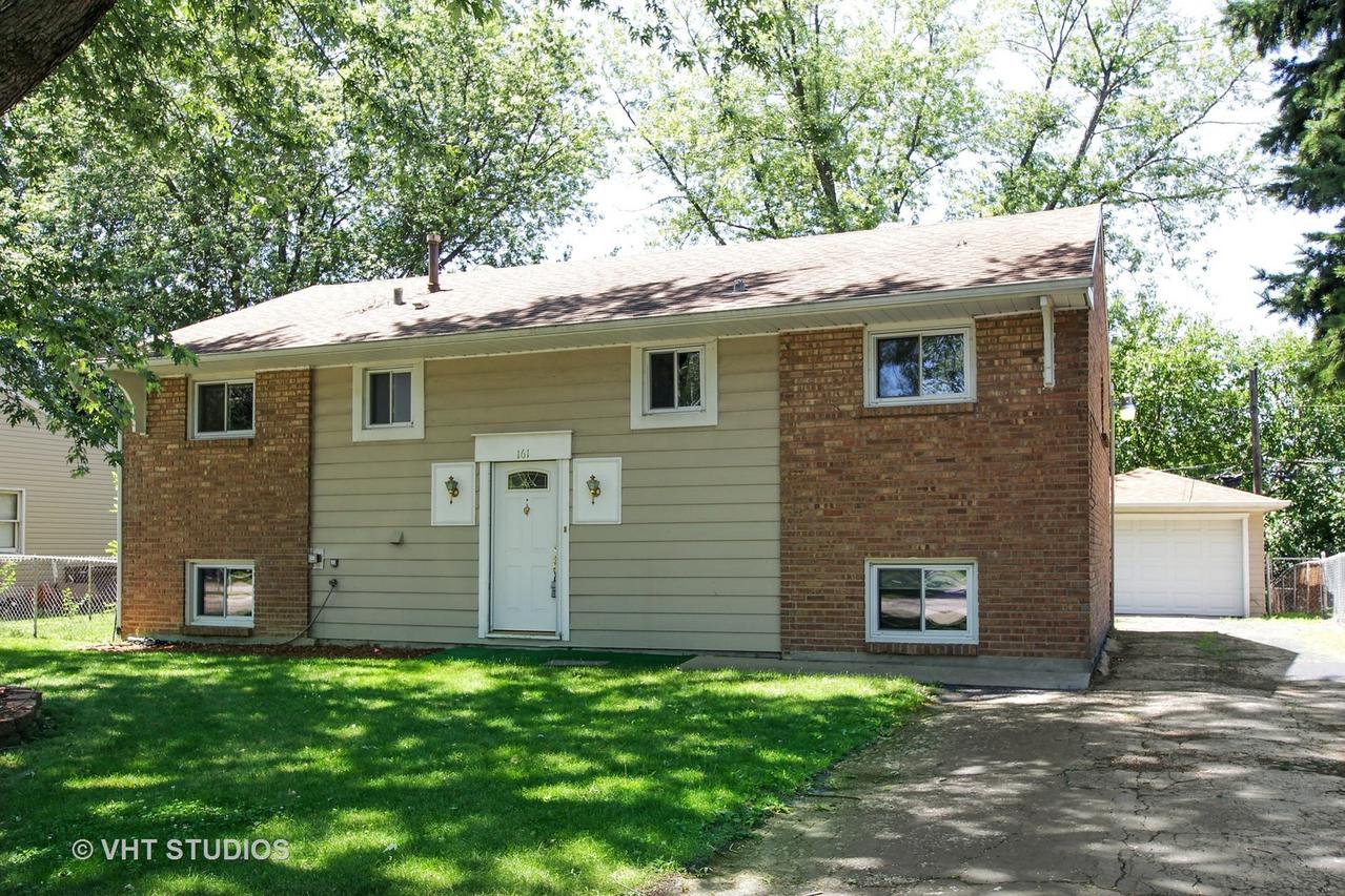 161 Kingston Rd., Bolingbrook, IL 60440