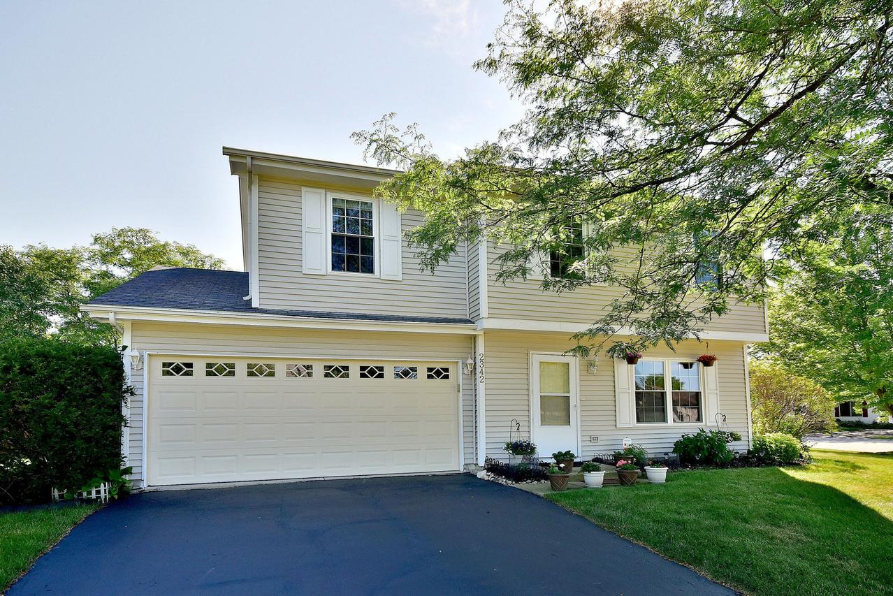 2342 Woodview Ln., Naperville, IL 60565