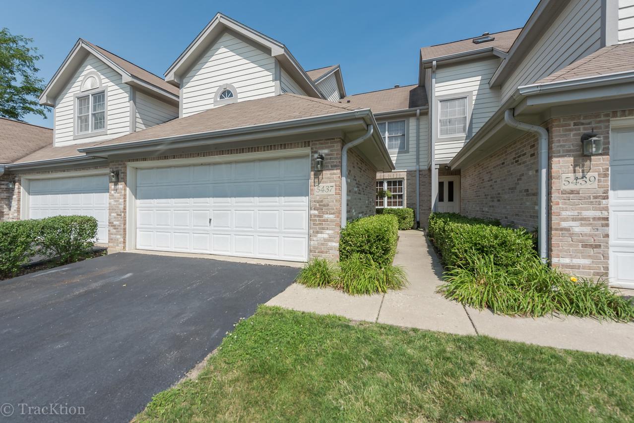 5437 Ashbrook Pl., Downers Grove, IL 60515