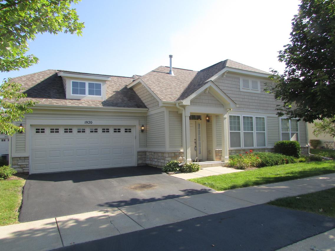 1920 Chase Ln. #1, Aurora, IL 60502