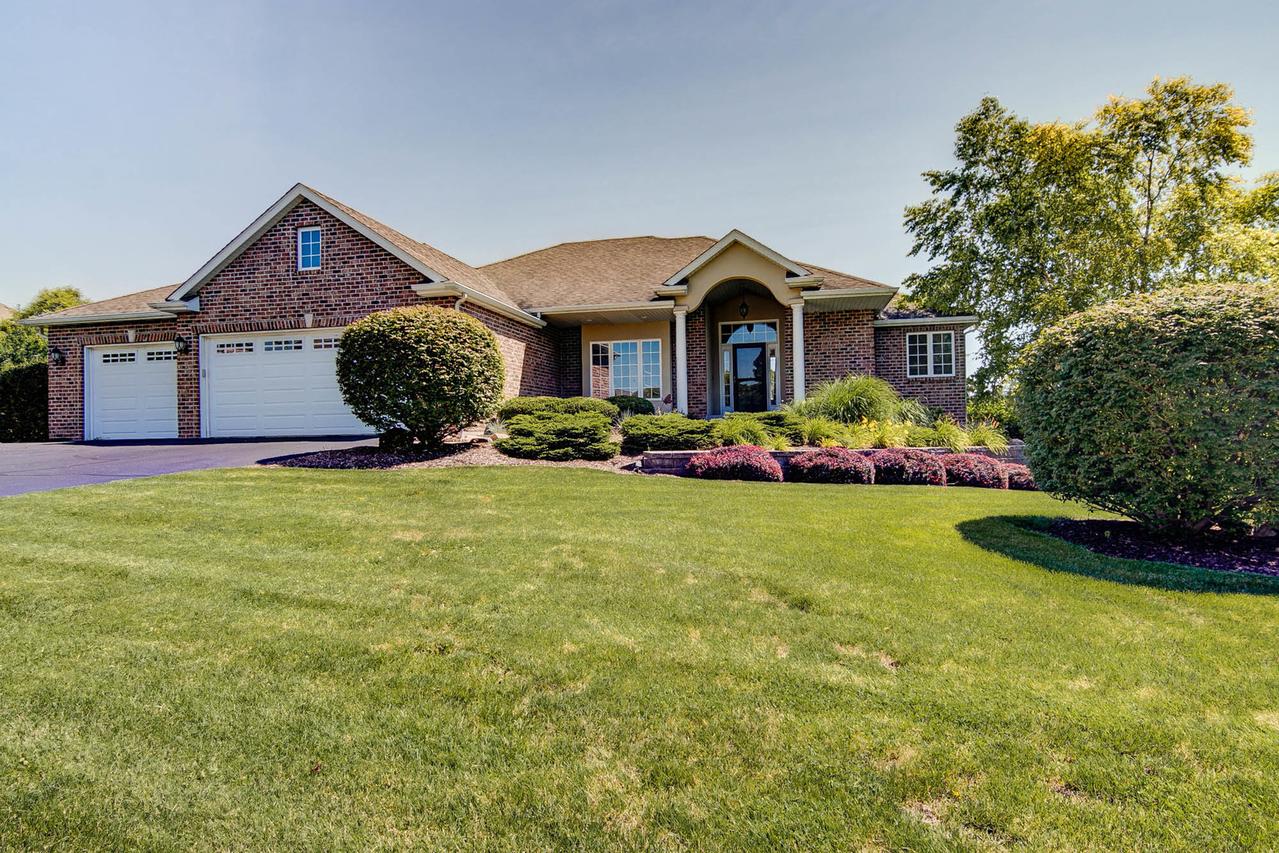11251 Walton Dr., Roscoe, IL 61073