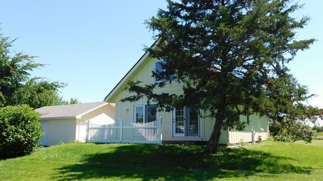 6N021 Meredith Rd., Maple Park, IL 60151