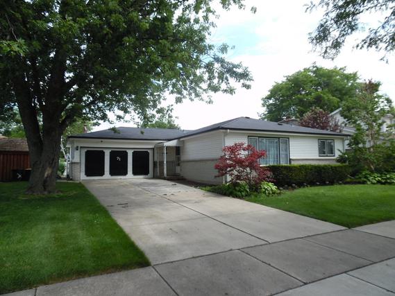 71 Marina Dr., Des Plaines, IL 60016