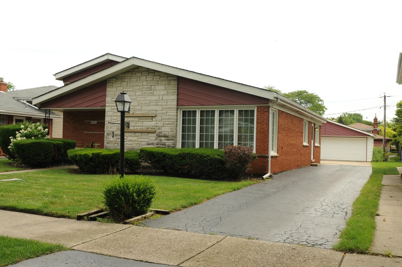 10713 S Kolmar Ave., Oak Lawn, IL 60453