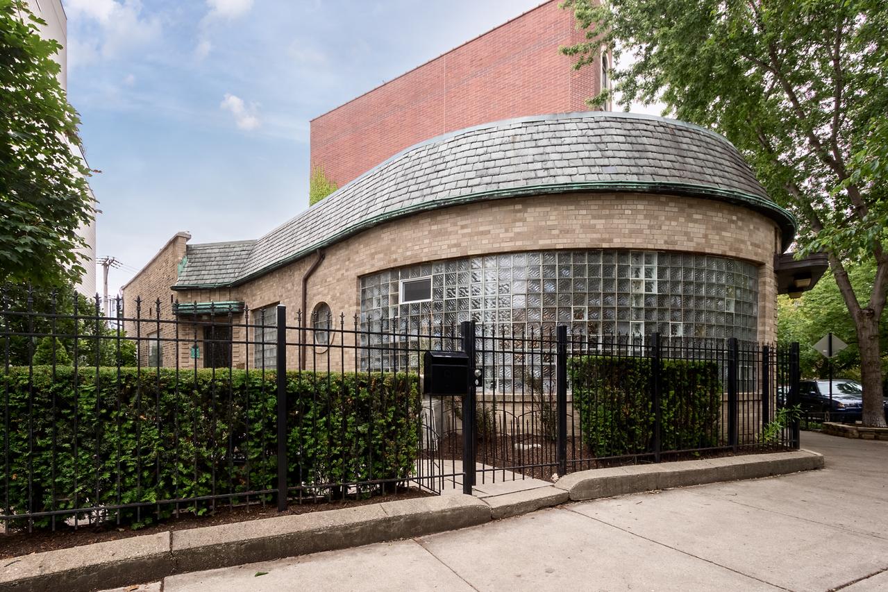 1233 N Paulina St., Chicago, IL 60622