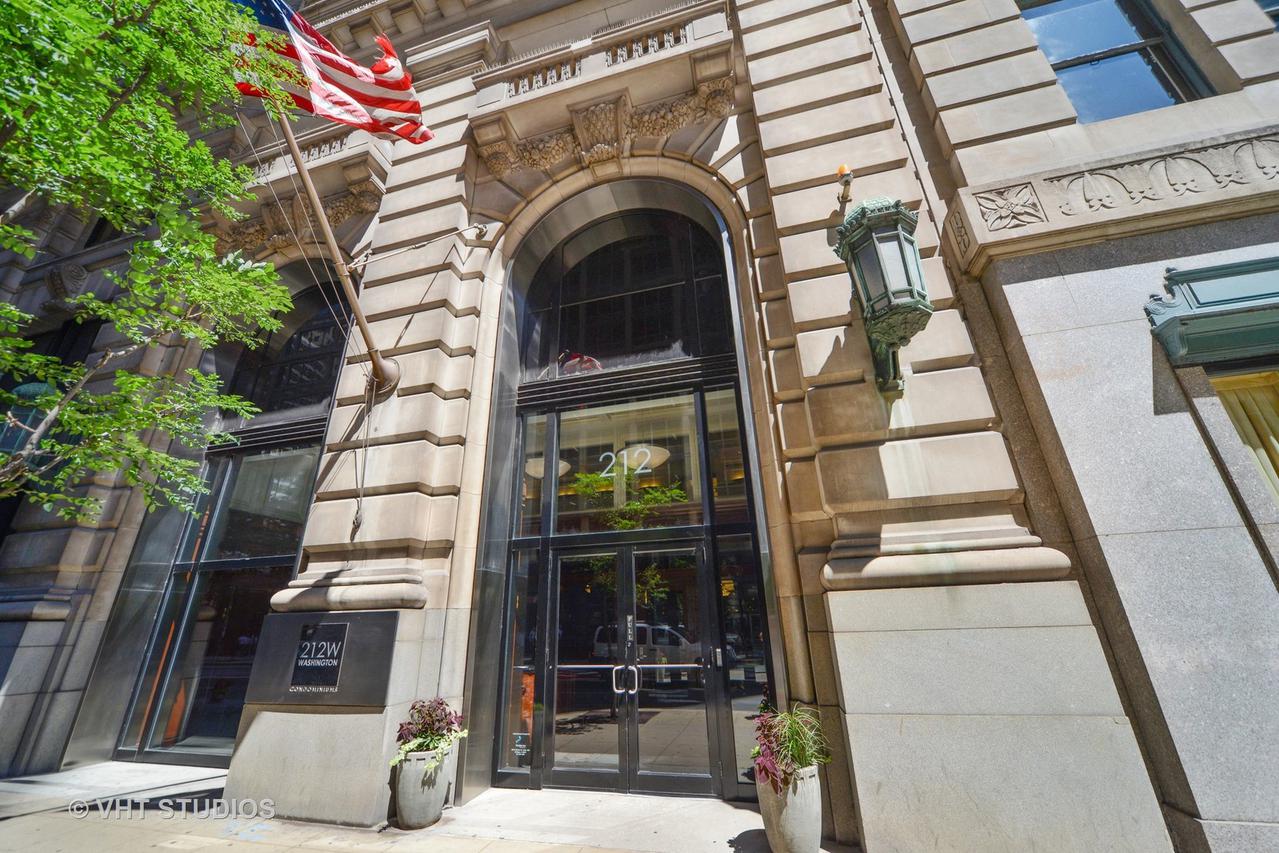 212 W Washington St. #712, Chicago, IL 60606