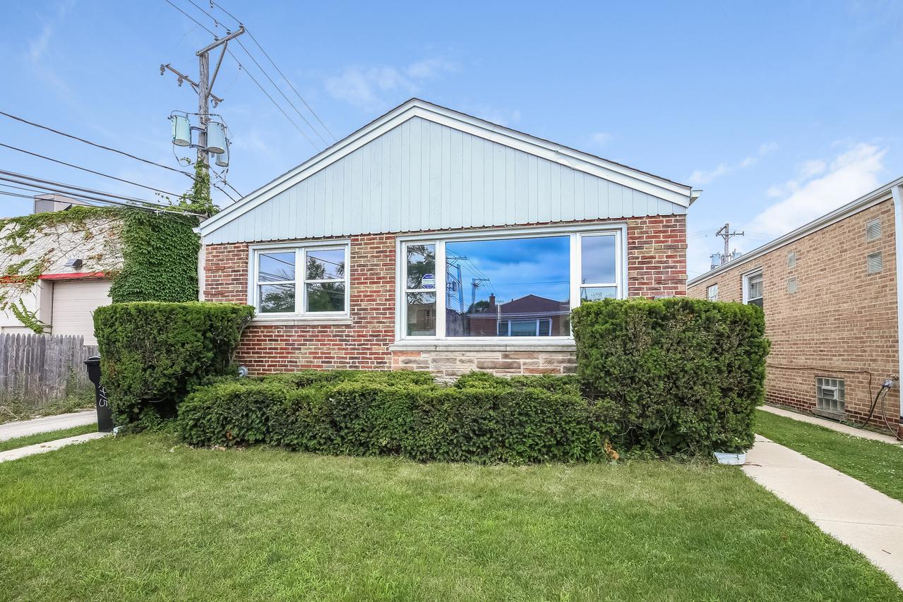 2415 W Sherwin Ave., Chicago, IL 60645
