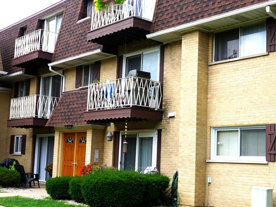 8533 W Rascher Ave. #2S, Chicago, IL 60656