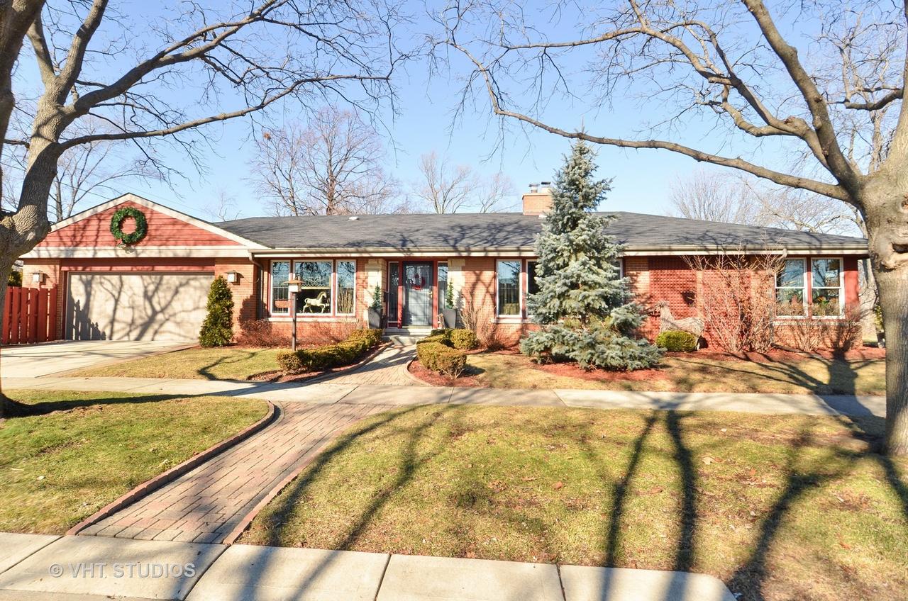 9400 Kilbourn Ave., Skokie, IL 60076