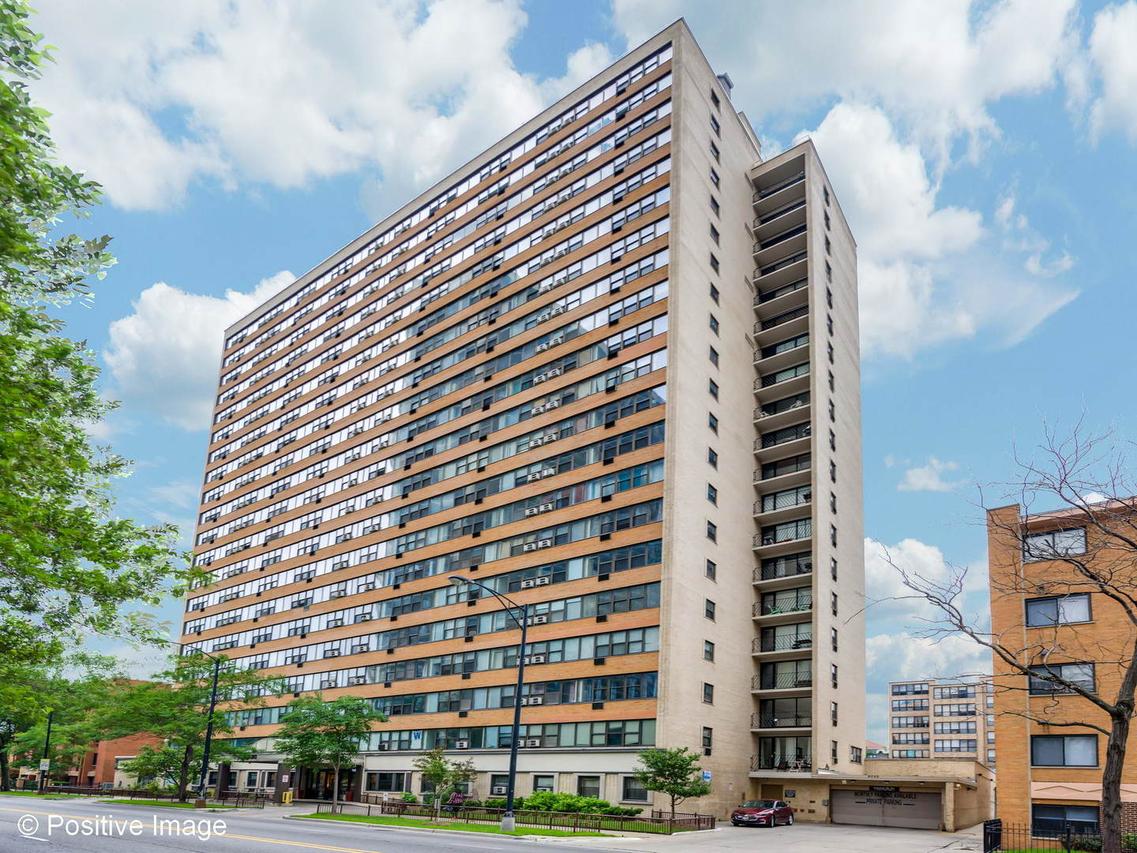 6030 N Sheridan Rd. #1713, Chicago, IL 60660