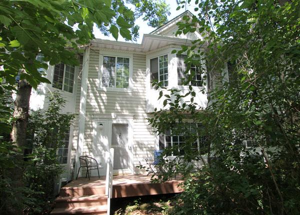 279 W Treehouse Ln., Round Lake, IL 60073