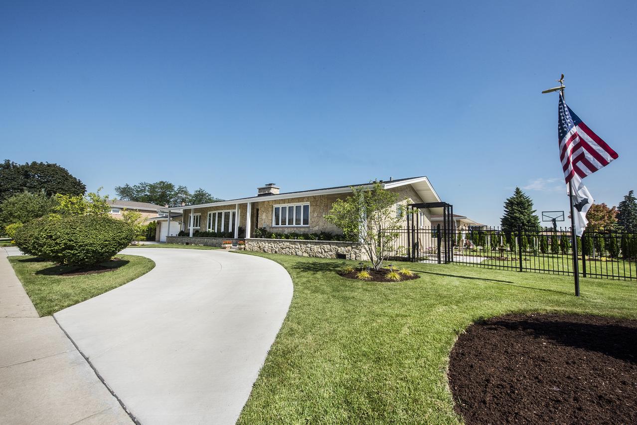 5442 N Redwood Dr., Norwood Park Township, IL 60656