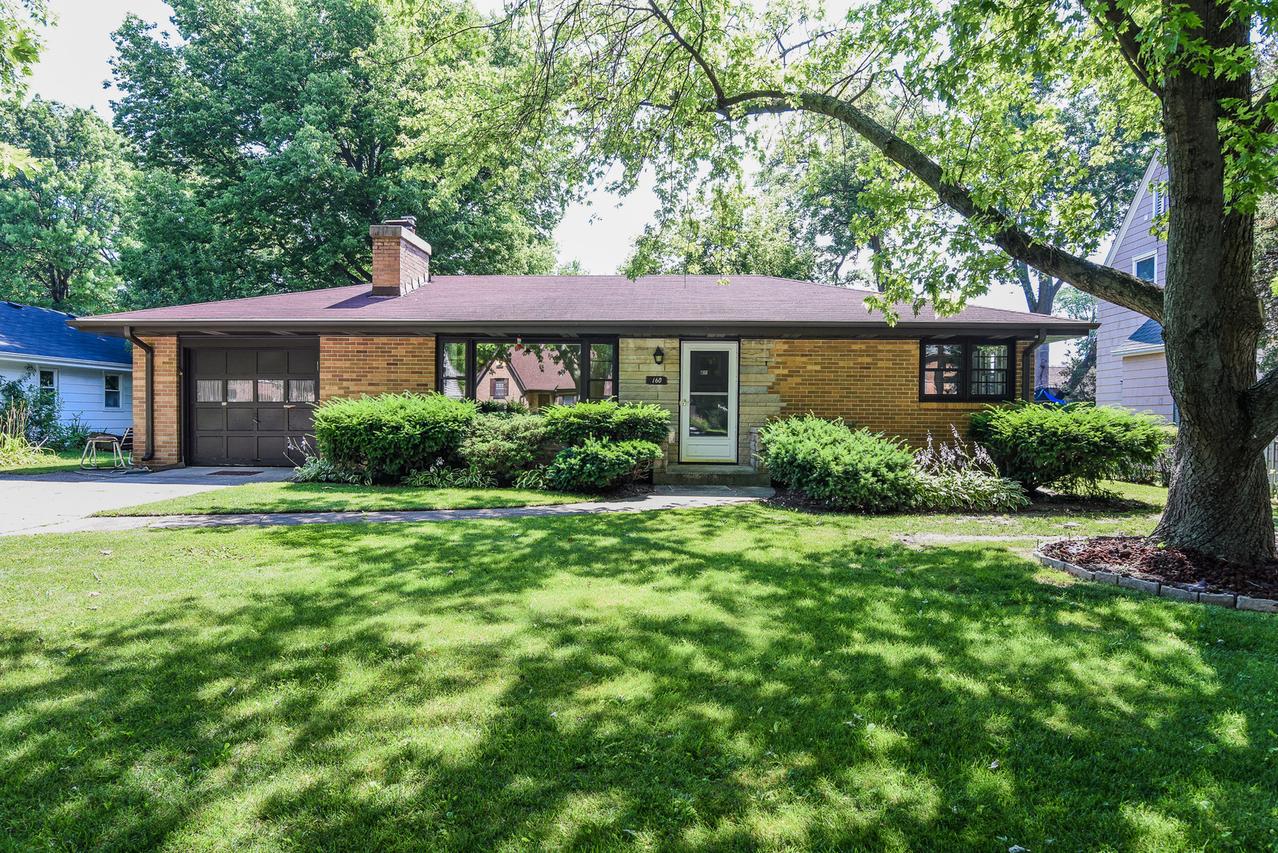 160 S Elmwood Dr., Aurora, IL 60506