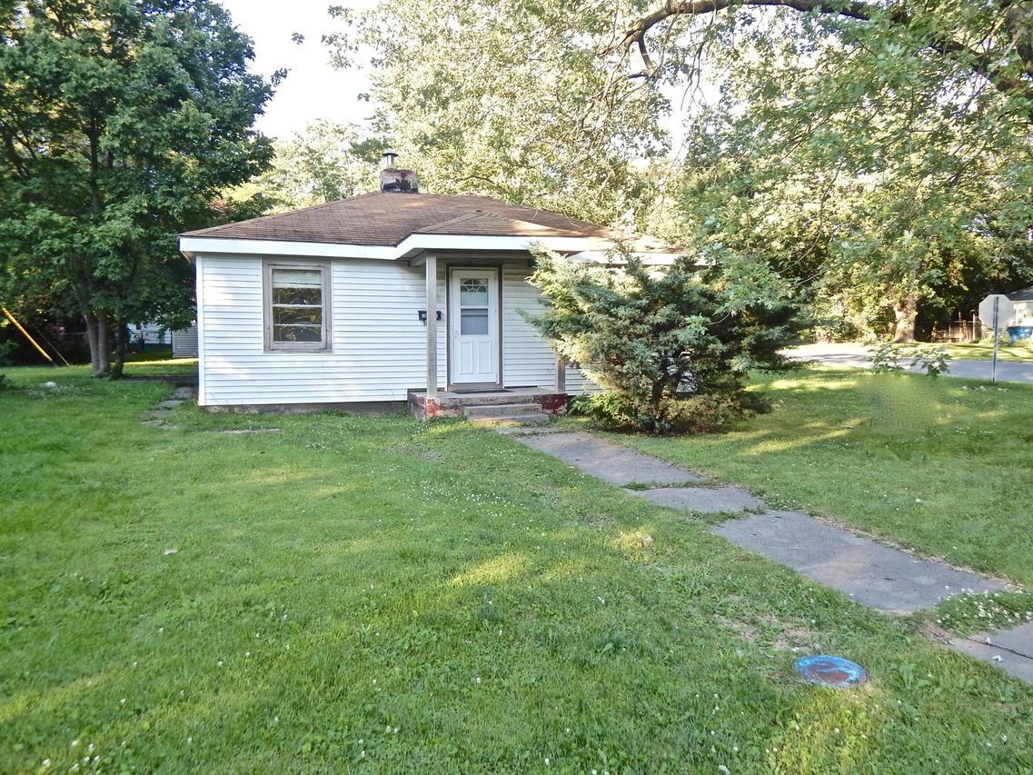 1696 E River St., Kankakee, IL 60901