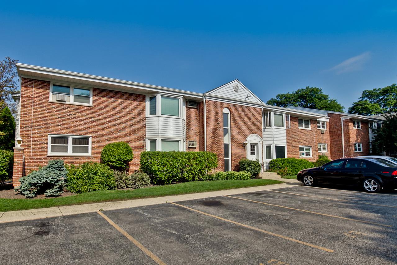 205 N Ridge Ave. #1H, Arlington Heights, IL 60005