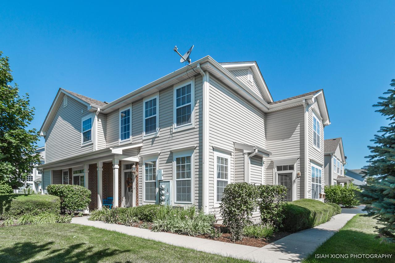 124 W Park Ave. #B, Sugar Grove, IL 60554