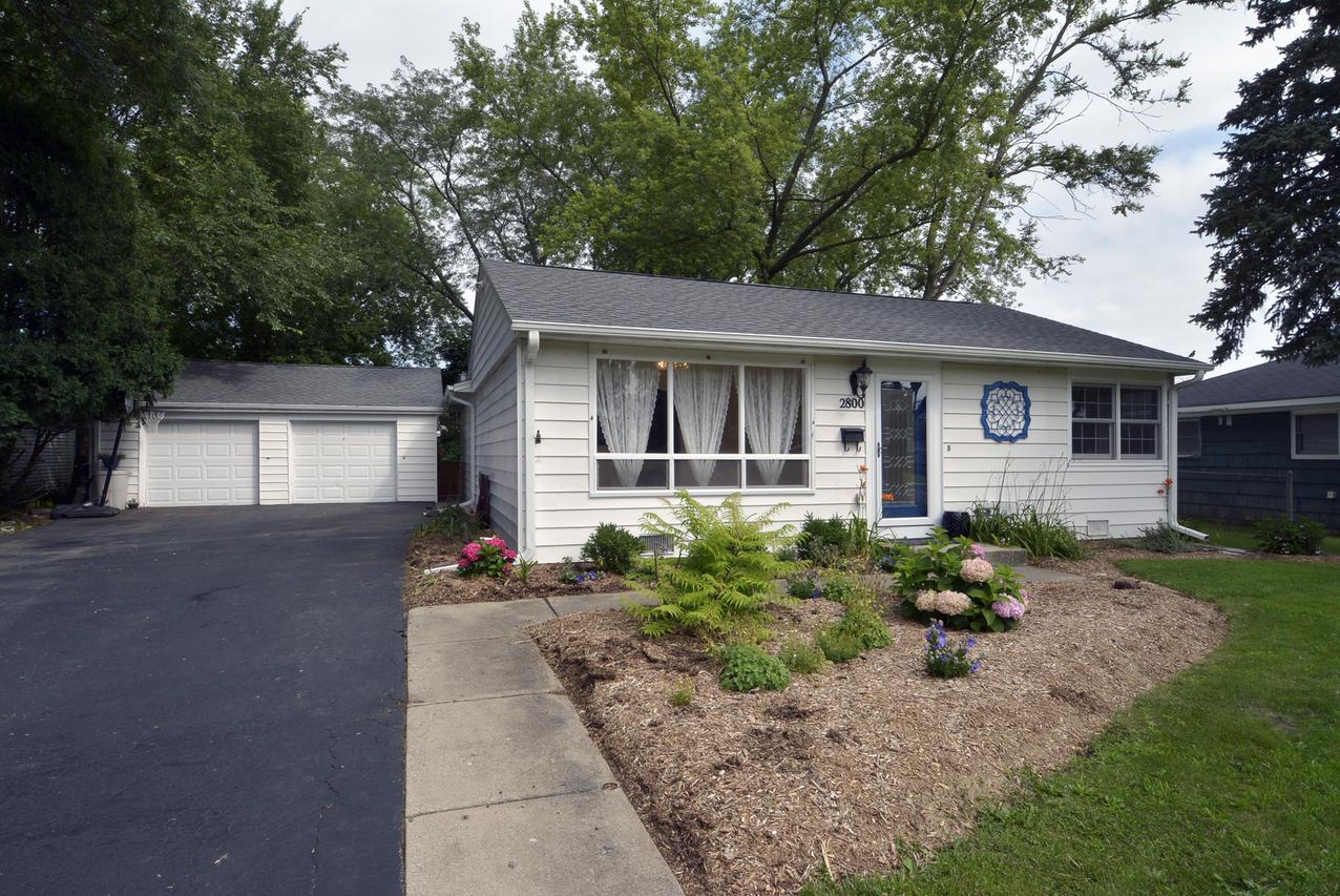 2800 Saint James St., Rolling Meadows, IL 60008
